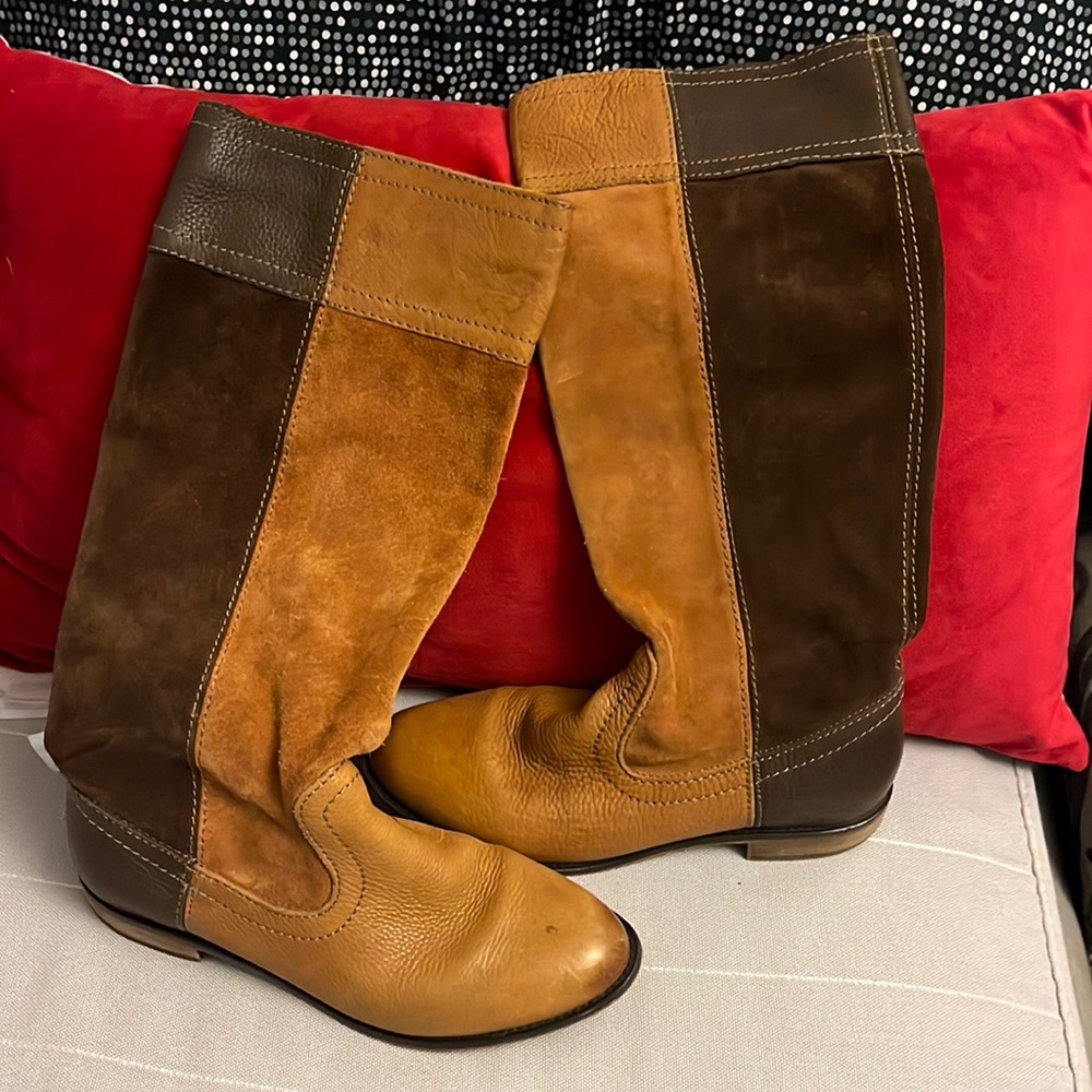 Zara suede flat boots in size 6M